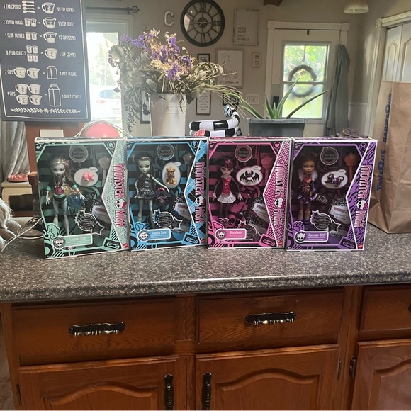 lagoona blue creeproduction doll - Picture 4 of 4